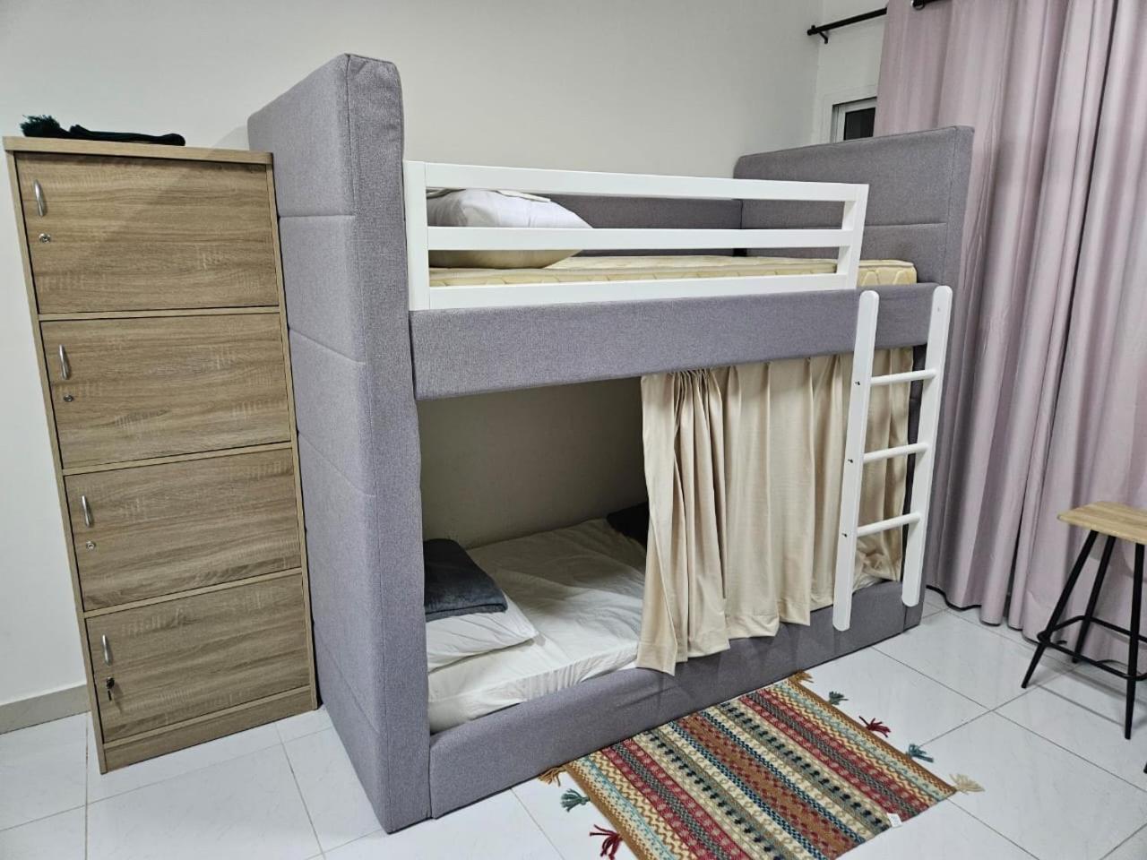 Legacy Hostel Маскат Екстериор снимка